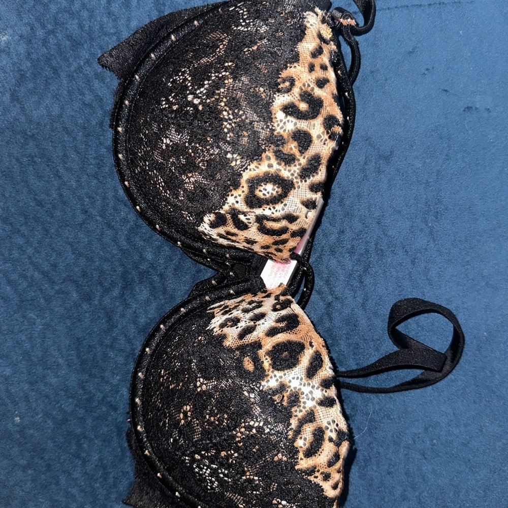 Victoria's Secret Date Push-Up Lace Bra